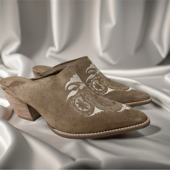 Diego de Lucca Elegant Tan Suede Women's Mules - Picture 2 of 3